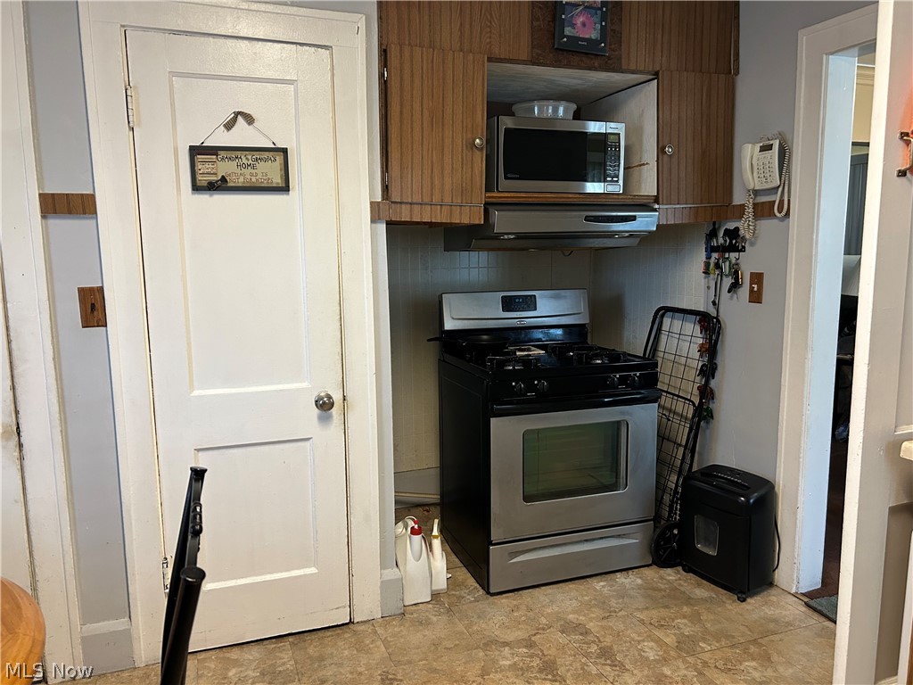 942 Nela View Road Cleveland Heights, OH 44112 - Photo 8 of 18