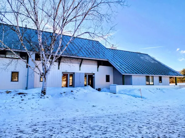 $475,000 | 261 Village Green Drive, Unit 10E, Stowe, VT 05672