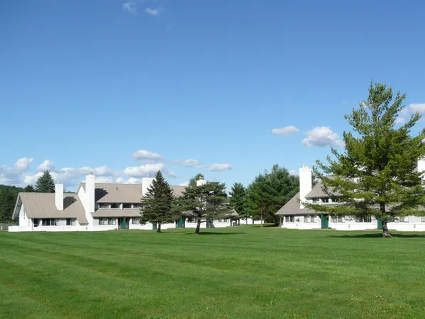$475,000 | 261 Village Green Drive, Unit 10E, Stowe, VT 05672