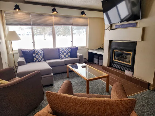 $475,000 | 261 Village Green Drive, Unit 10E, Stowe, VT 05672