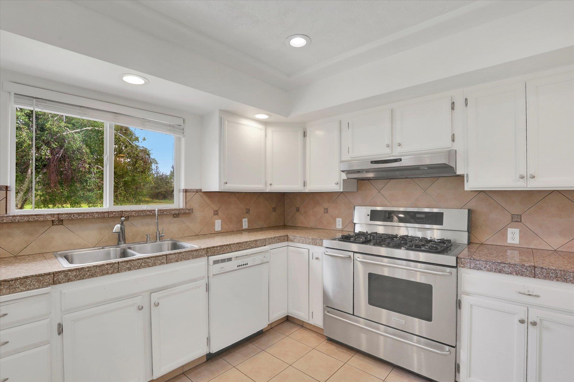 10715 South Freya Road Spokane, WA 99223 - Photo 12 of 48 Gallery Image 12