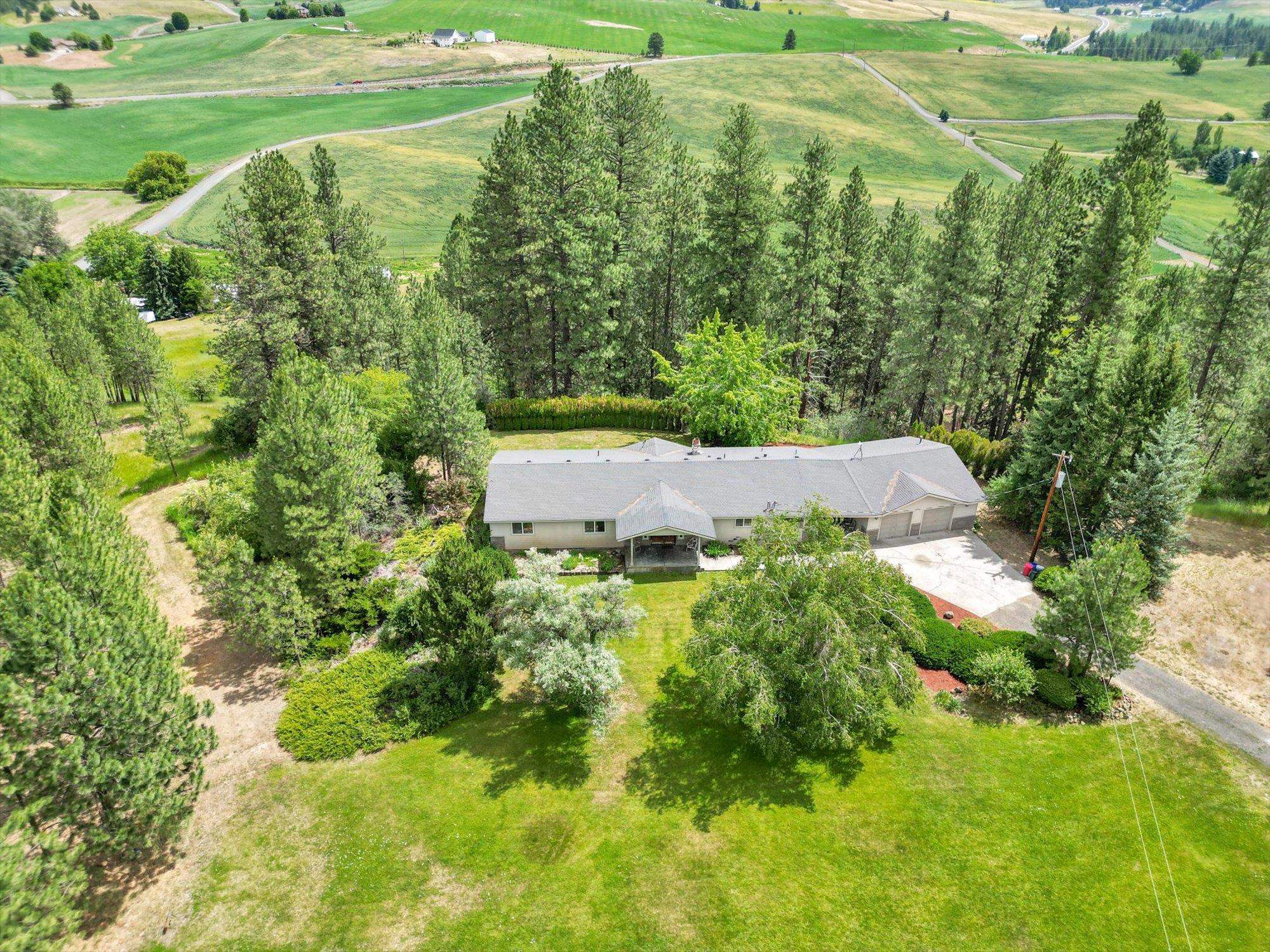 10715 South Freya Road Spokane, WA 99223 - Photo 3 of 48 Gallery Image 3