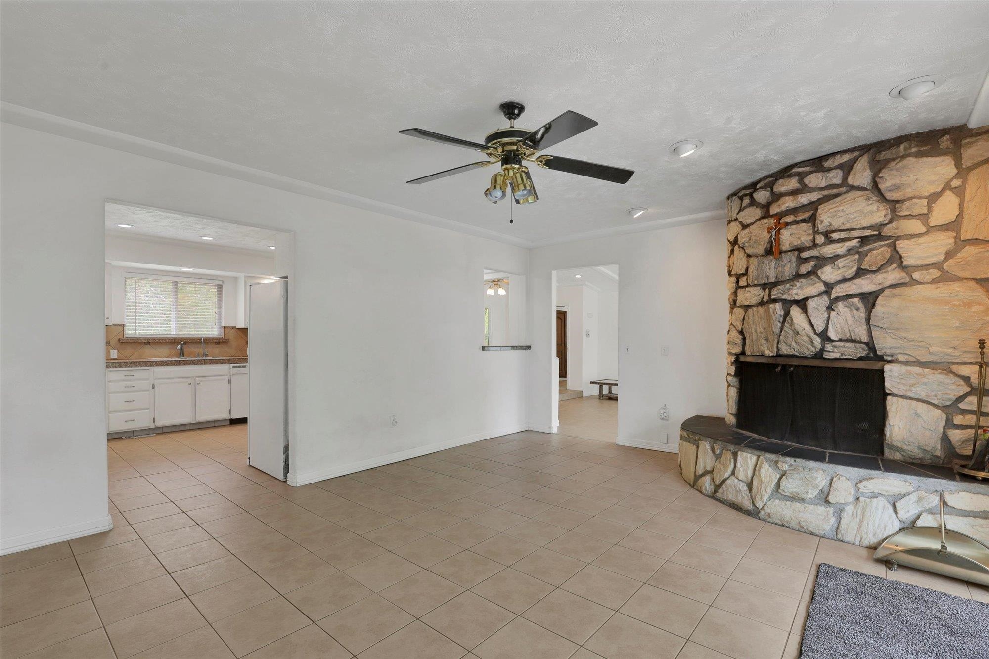 10715 South Freya Road Spokane, WA 99223 - Photo 10 of 48 Gallery Image 10