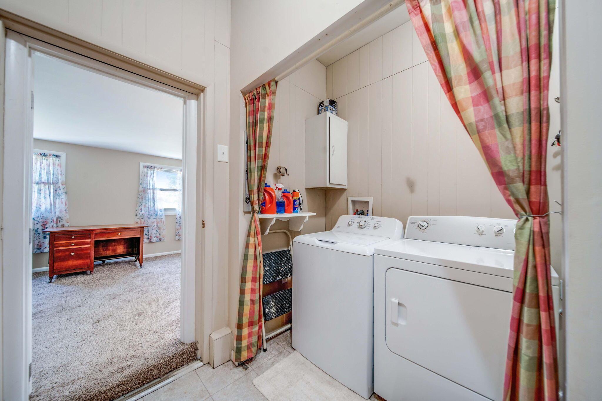 9865 Canal Road Hebron, OH 43025 - Photo 20 of 41 Laundry