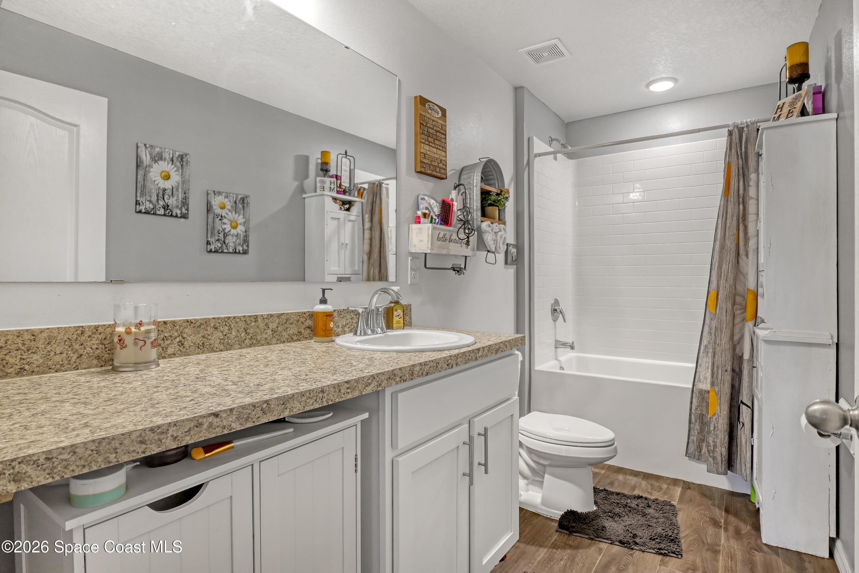 1247 Heitzman Avenue Southwest Palm Bay, FL 32908 - Photo 18 of 27 Guest bath