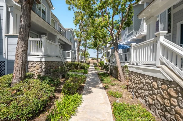 $825,000 | 522 North Pageant Drive, Orange, CA 92869