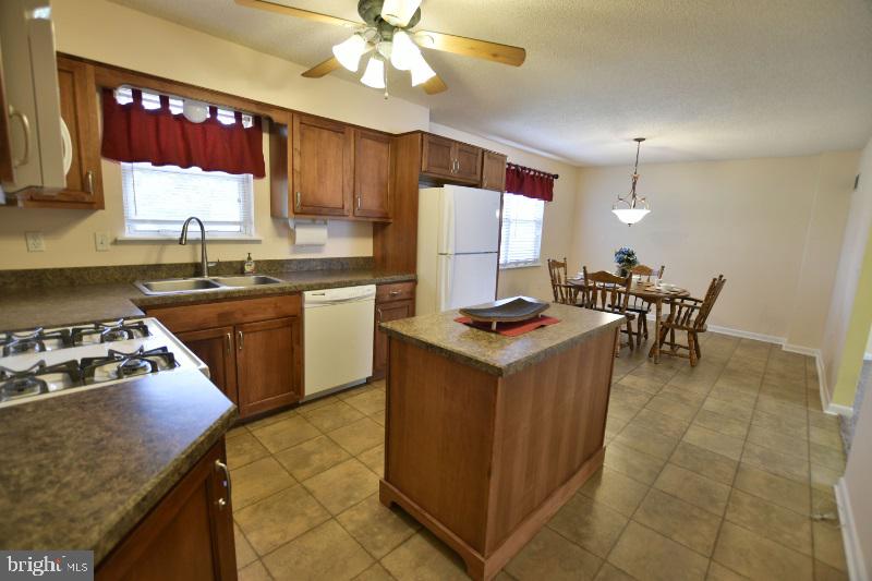 3064 Muirfield Road Dover, PA 17315 - Photo 13 of 26 Gallery Image 13