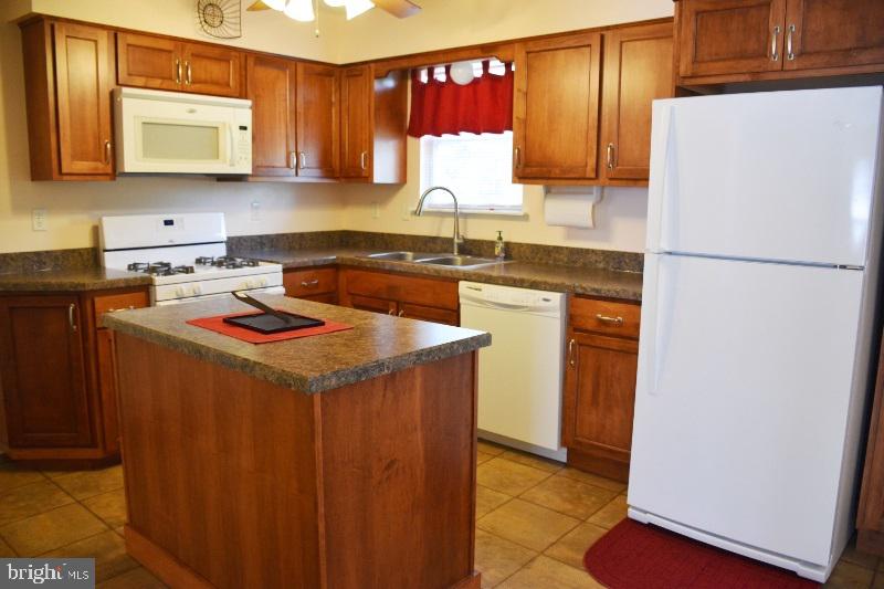 3064 Muirfield Road Dover, PA 17315 - Photo 9 of 26 Gallery Image 9