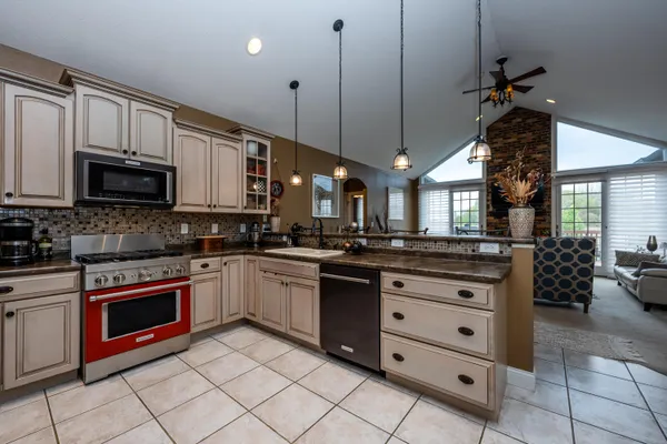 $425,000 | 470 Augsburg Pth, St. Joseph, MI 49085