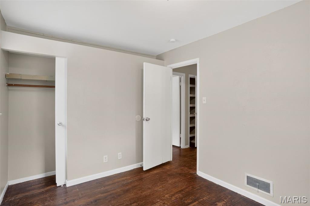 10718 Glen Garry Road St. Louis, MO 63137 - Photo 23 of 31