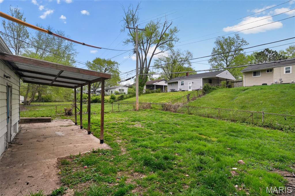 10718 Glen Garry Road St. Louis, MO 63137 - Photo 8 of 31