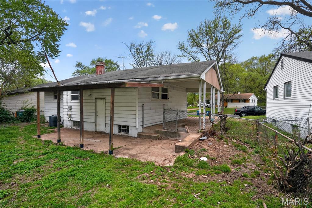 10718 Glen Garry Road St. Louis, MO 63137 - Photo 9 of 31