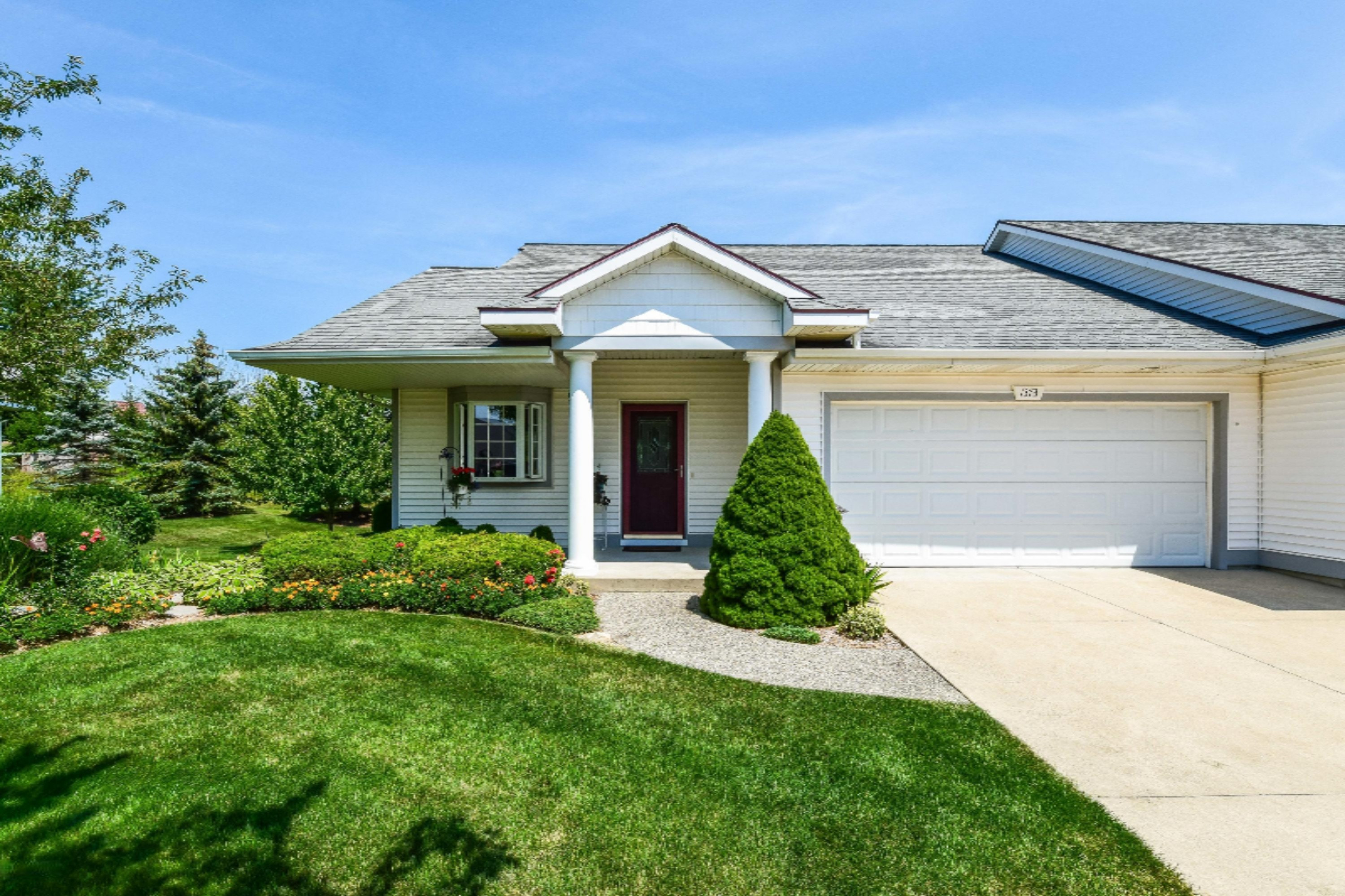 1373 East Point Ridge Holland, MI 49423 - Photo 1 of 45 001-Front_View-4609378-large