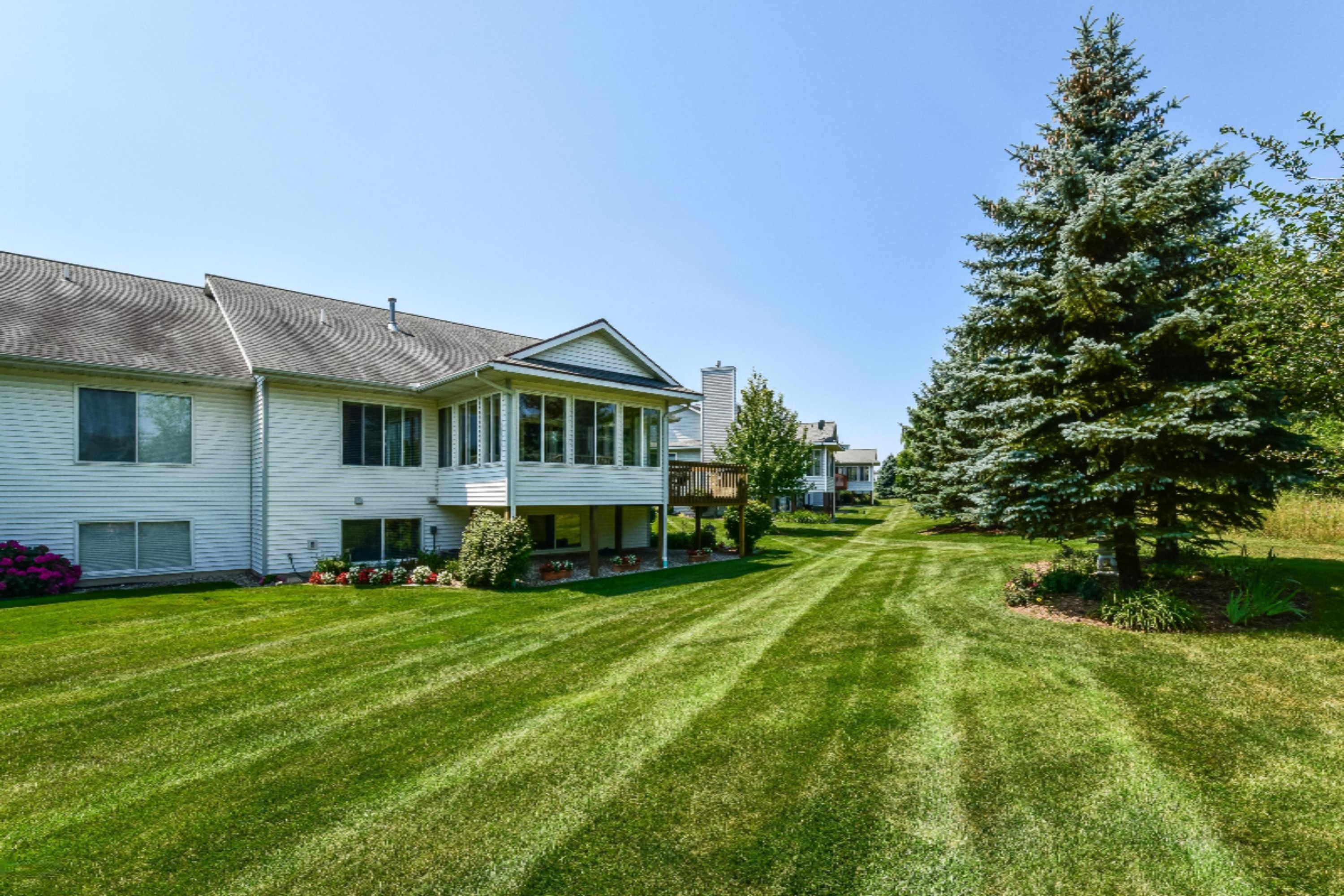 1373 East Point Ridge Holland, MI 49423 - Photo 2 of 45 039-Rear_View-4609372-large