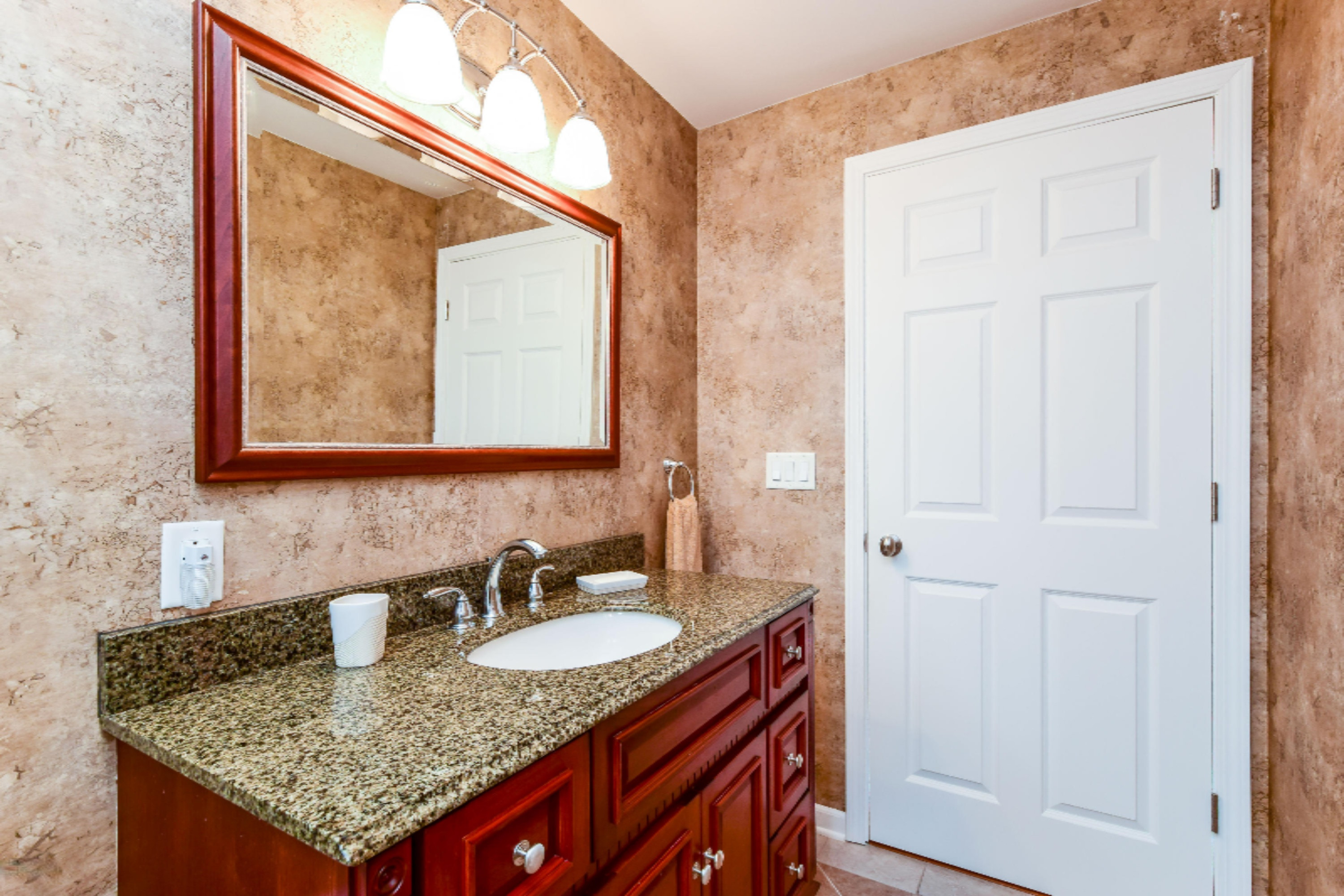 1373 East Point Ridge Holland, MI 49423 - Photo 32 of 45 034-Bathroom-4609405-large
