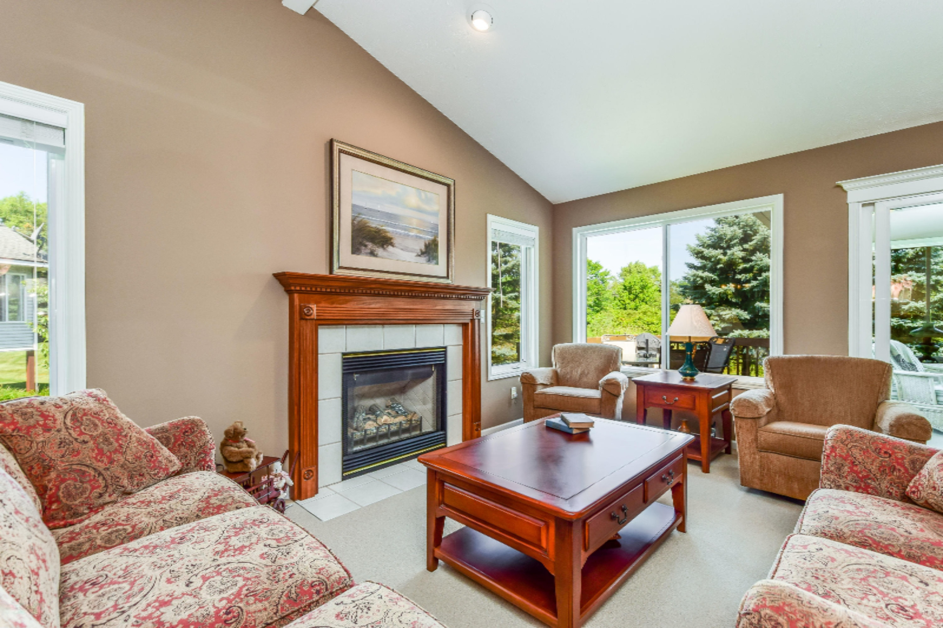 1373 East Point Ridge Holland, MI 49423 - Photo 4 of 45 006-Living_Room-4609388-large
