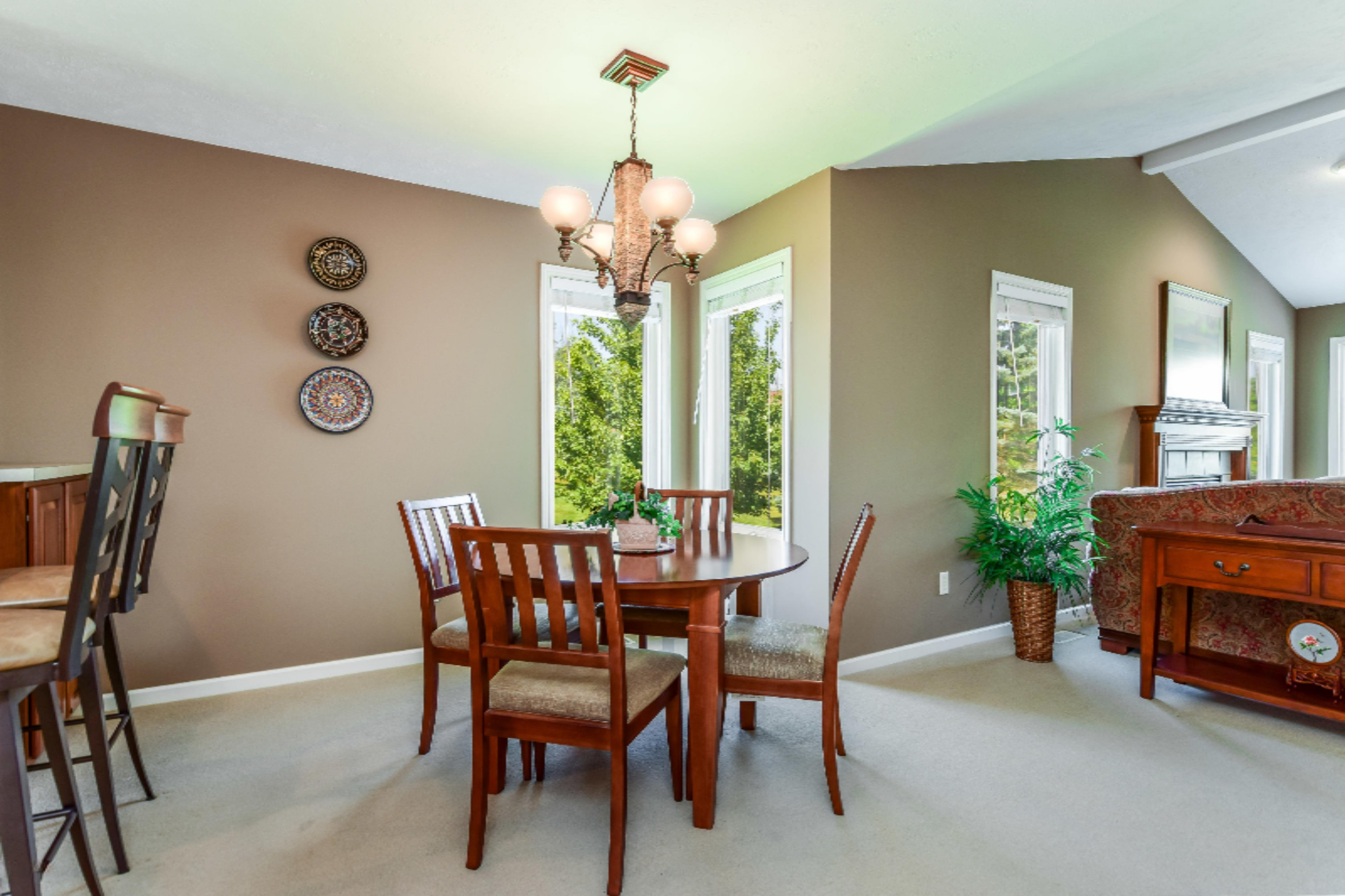 1373 East Point Ridge Holland, MI 49423 - Photo 8 of 45 010-Dining_Room-4609392-large