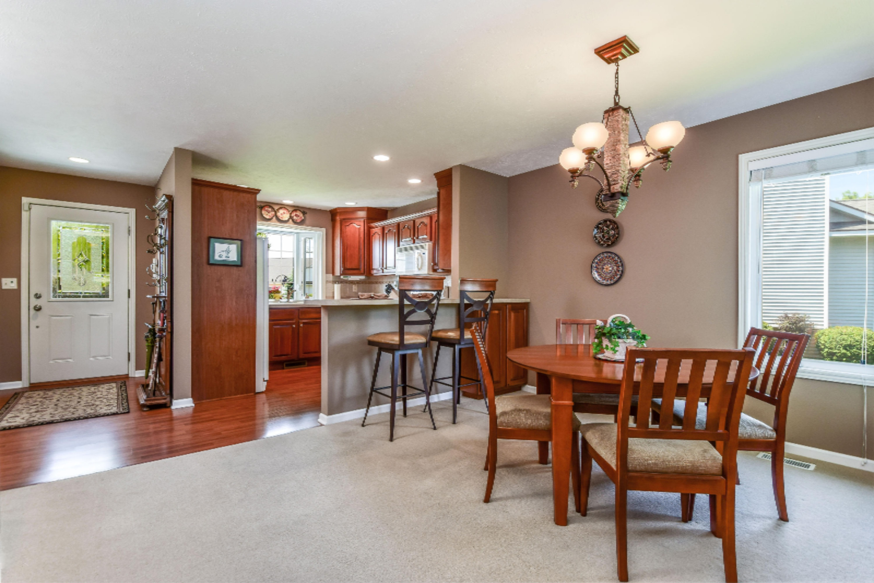 1373 East Point Ridge Holland, MI 49423 - Photo 9 of 45 011-Dining_Room-4609391-large