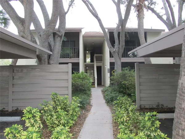 $1,800 | 622 Bird Bay Drive South, Unit 203, Venice, FL 34285