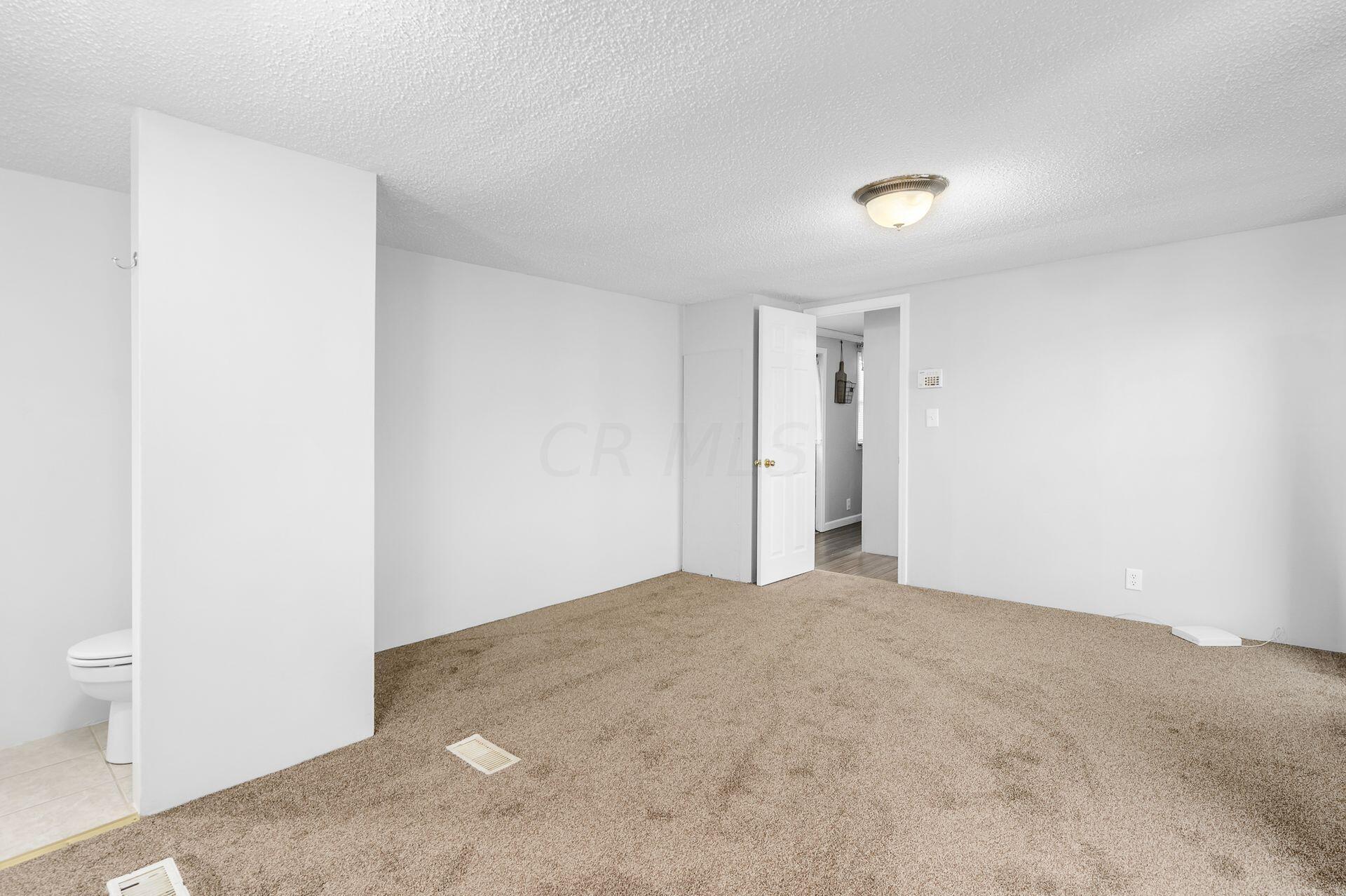 465 Chambersburg Road Columbus, OH 43207 - Photo 14 of 21 Owner's Suite