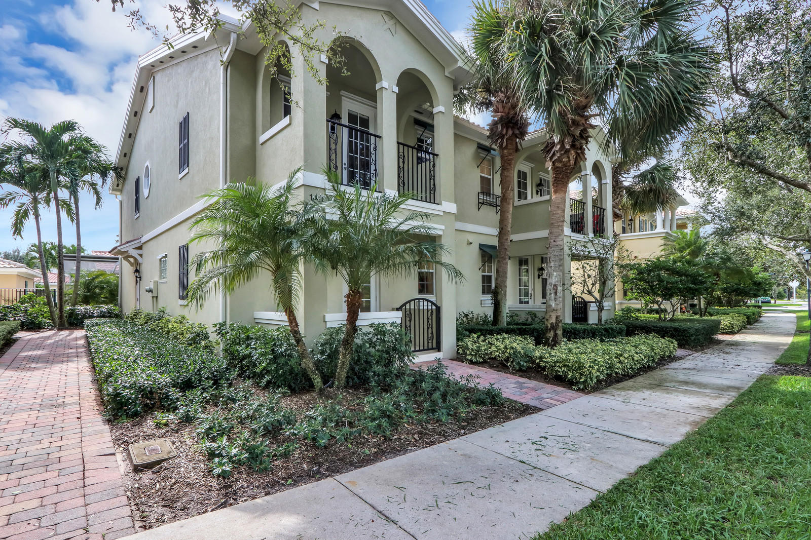 143 Rivinia Drive Jupiter, FL 33458 - Photo 1 of 32 01_Image_1_of_32_mls