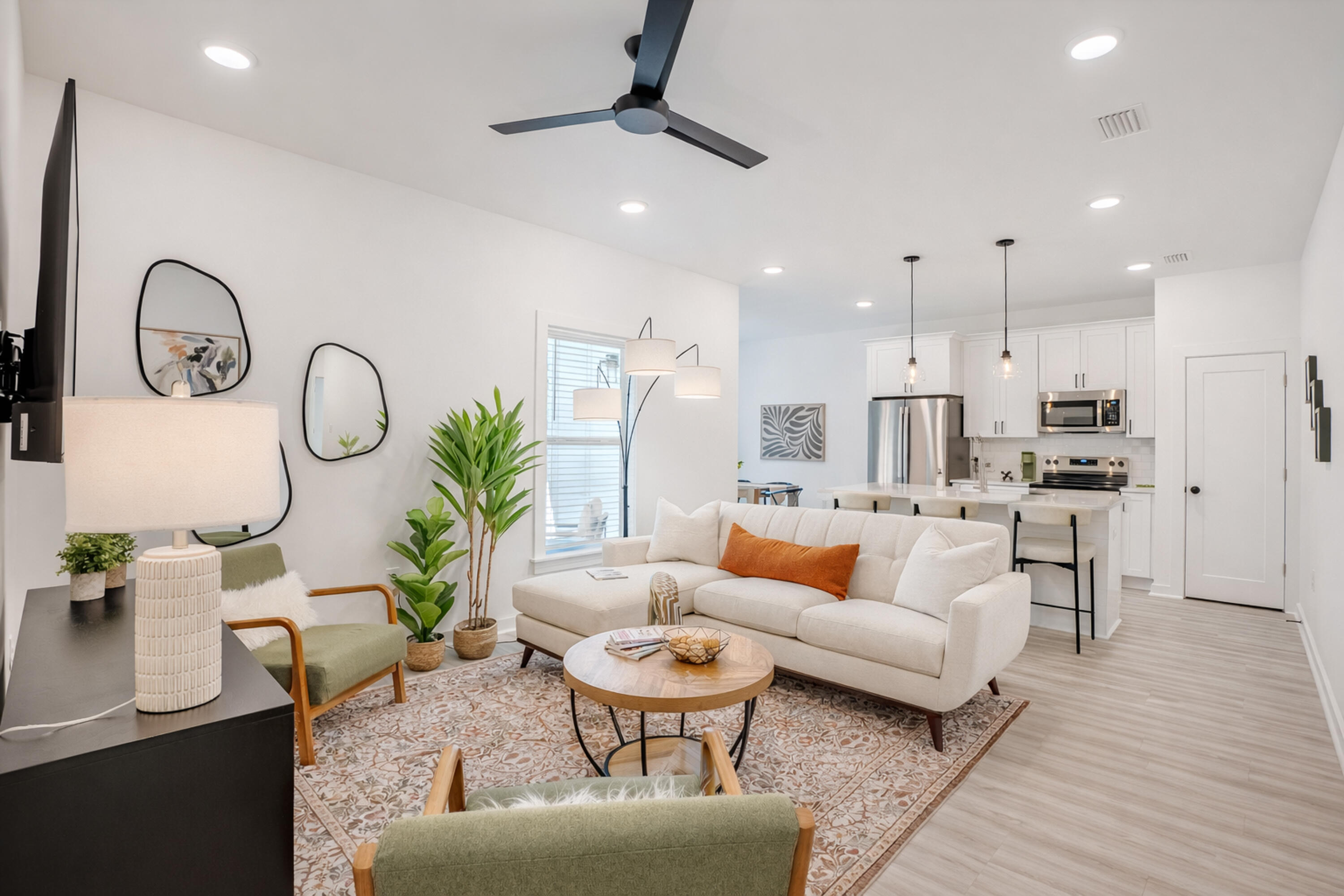 2013 Baldwin Street Chipley, FL 32428 - Photo 4 of 35 Open Living Space