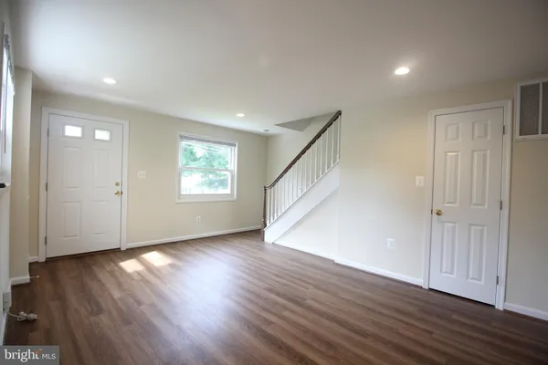 $2,850 | 10717 Maple Street, Fairfax, VA 22030
