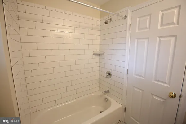 $2,850 | 10717 Maple Street, Fairfax, VA 22030