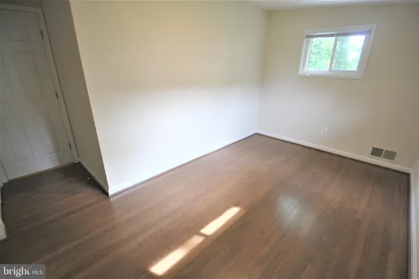 $2,850 | 10717 Maple Street, Fairfax, VA 22030