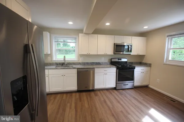$2,850 | 10717 Maple Street, Fairfax, VA 22030