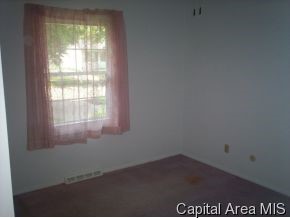 3001 Selkirk Road Springfield, IL 62702 - Photo 6 of 12
