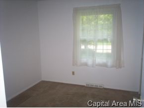 3001 Selkirk Road Springfield, IL 62702 - Photo 7 of 12