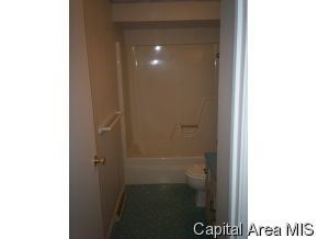 3001 Selkirk Road Springfield, IL 62702 - Photo 8 of 12