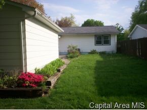 3001 Selkirk Road Springfield, IL 62702 - Photo 10 of 12