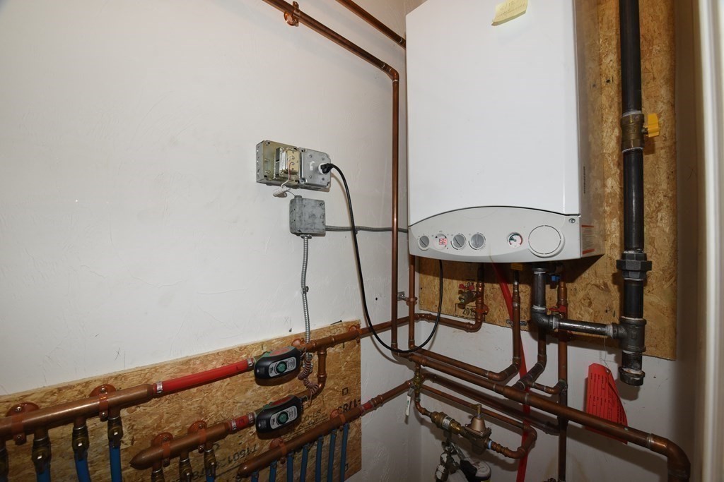 2 Mariner's Drive, Unit 2 (AKA 66) Marshfield, MA 02050 - Photo 37 of 41 a view of an entryway with furniture