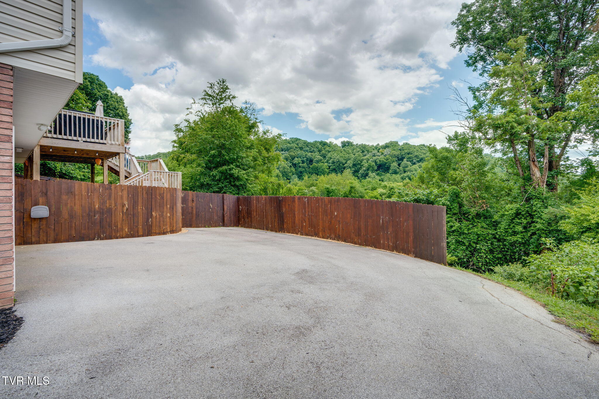 220 Old Siam Road Elizabethton, TN 37643 - Photo 29 of 41 029