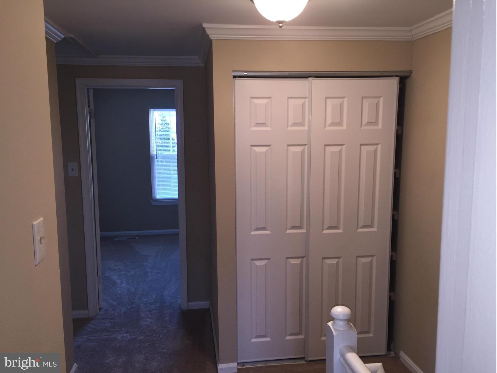 14845 Hammersmith Circle Silver Spring, MD 20906 - Photo 16 of 23 Hallway