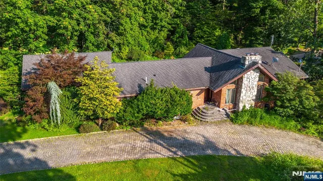 $974,900 | 112 King George Road, Warren, NJ 07059