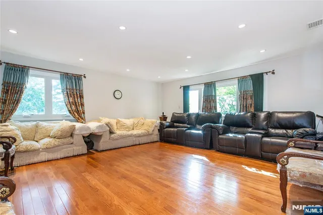 $974,900 | 112 King George Road, Warren, NJ 07059