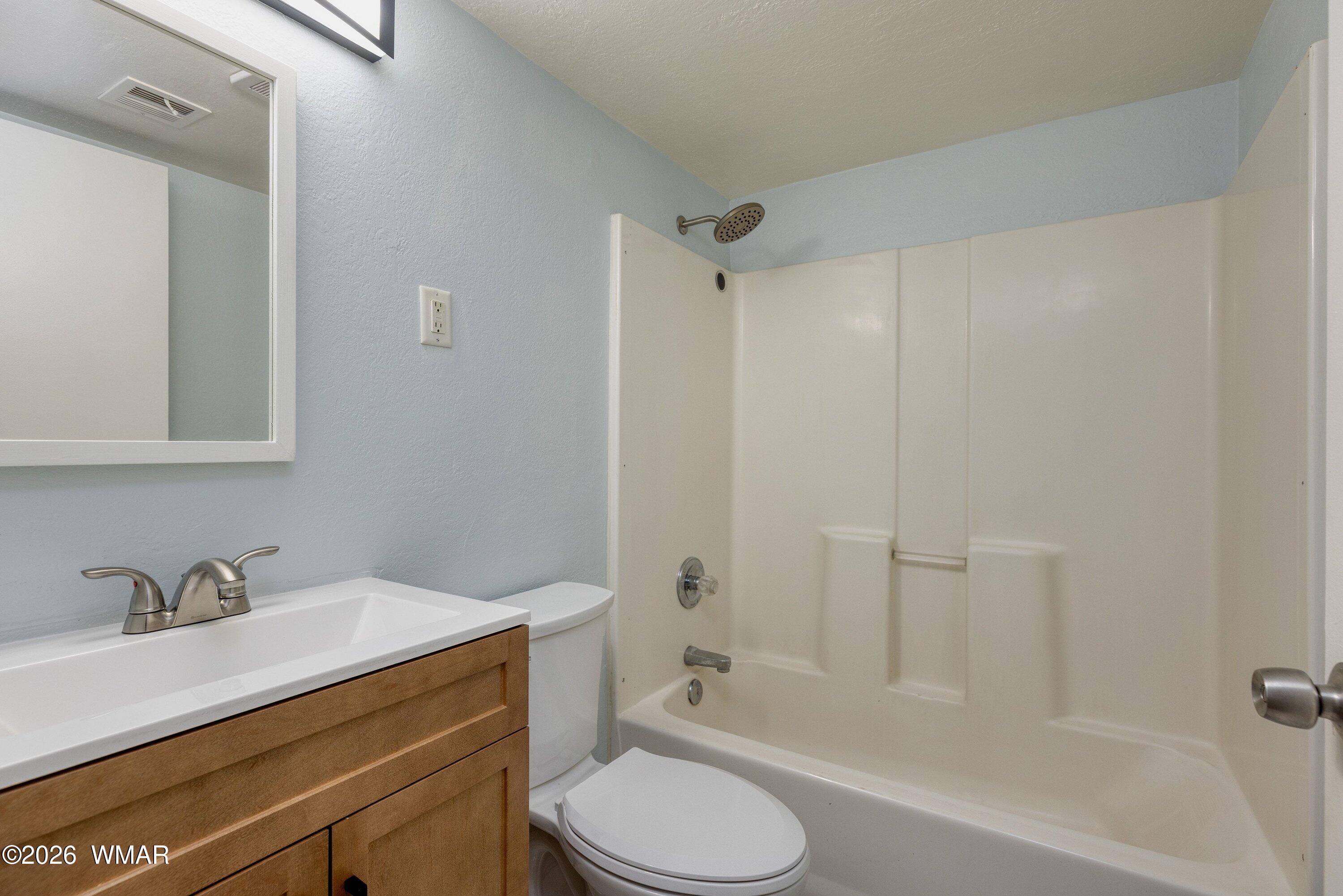 1075 Rim View Drive Show Low, AZ 85901 - Photo 10 of 22 Main Bath