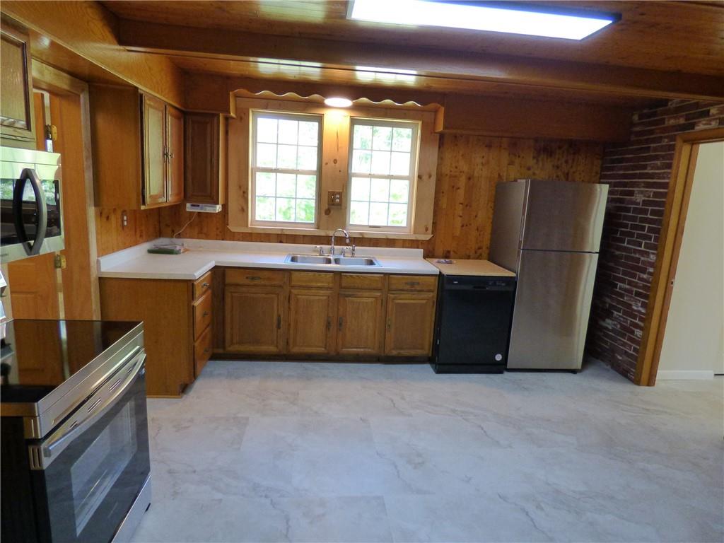142 South Long Road Aliquippa, PA 15001 - Photo 7 of 23 Gallery Image 7