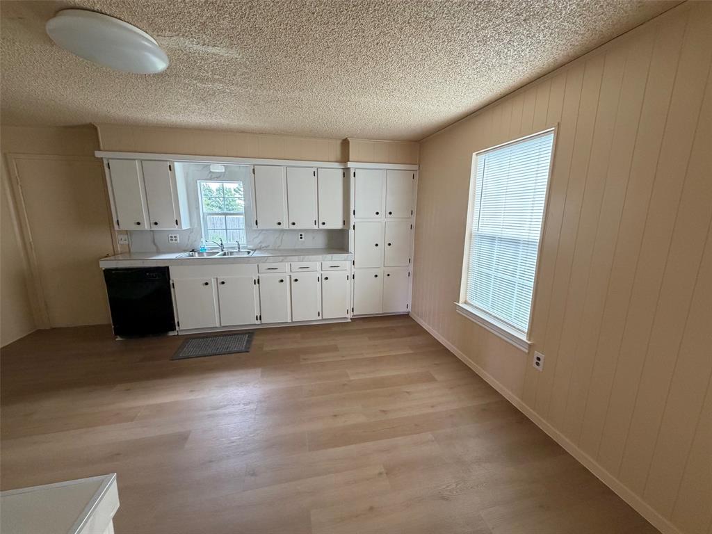1114 Thorpe Springs Road Granbury, TX 76048 - Photo 6 of 12