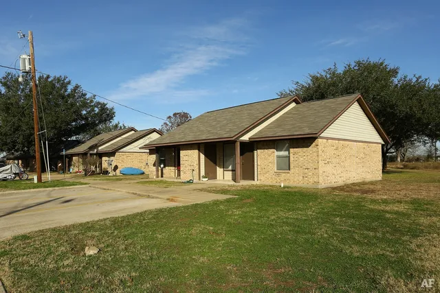 $700 | 12943 Hwy 142 Martindale Tx 78655, Martindale, TX 78655