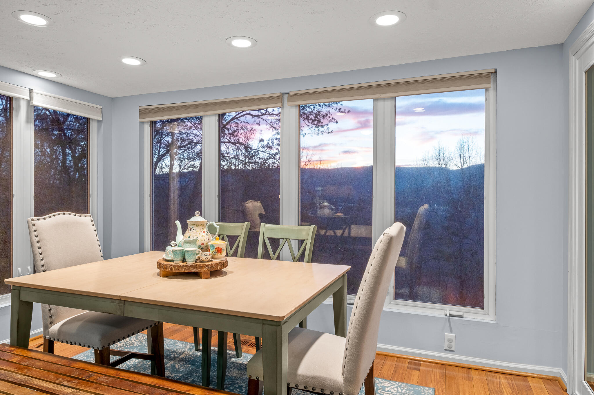 1002 Hillcrest Road Hixson, TN 37343 - Photo 19 of 67 Eat-in Kitchen Views