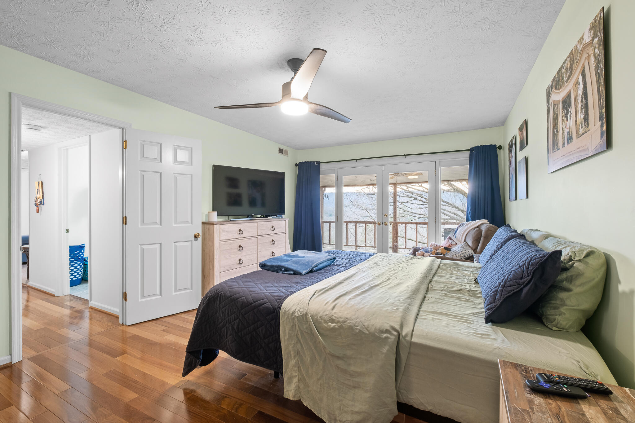 1002 Hillcrest Road Hixson, TN 37343 - Photo 31 of 67 Master Bedroom