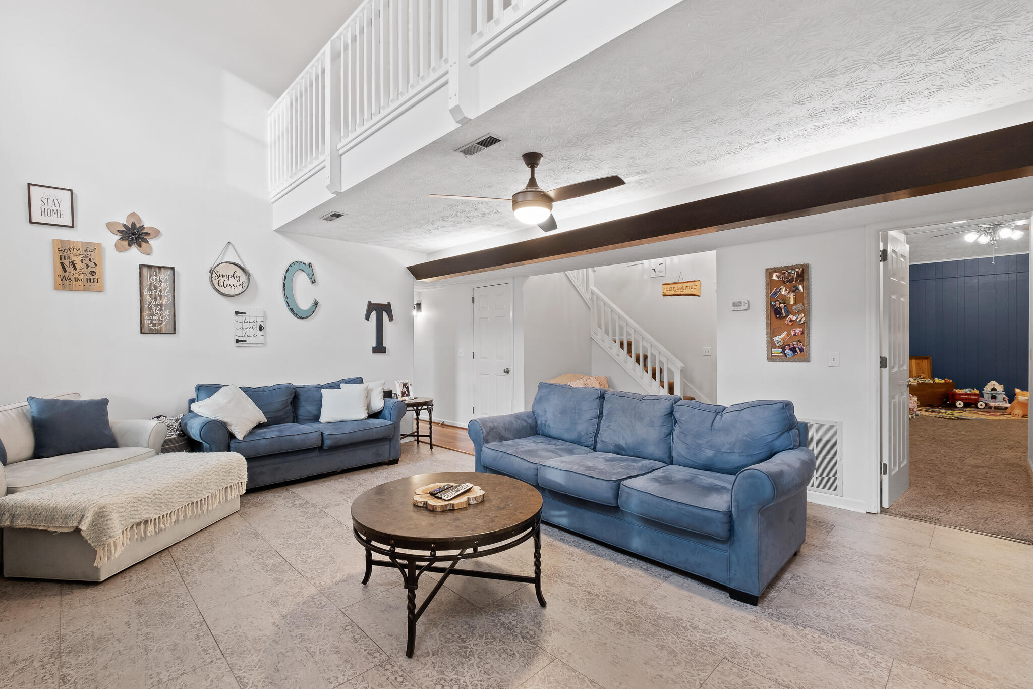 1002 Hillcrest Road Hixson, TN 37343 - Photo 10 of 67 Living Room