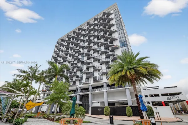$3,500 | 5252 Northwest 85th Avenue, Unit 1004, Doral, FL 33166