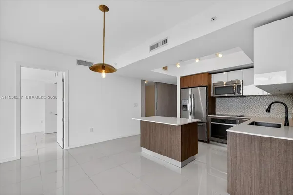 $3,500 | 5252 Northwest 85th Avenue, Unit 1004, Doral, FL 33166