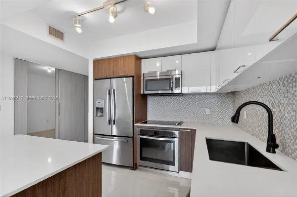 $3,500 | 5252 Northwest 85th Avenue, Unit 1004, Doral, FL 33166