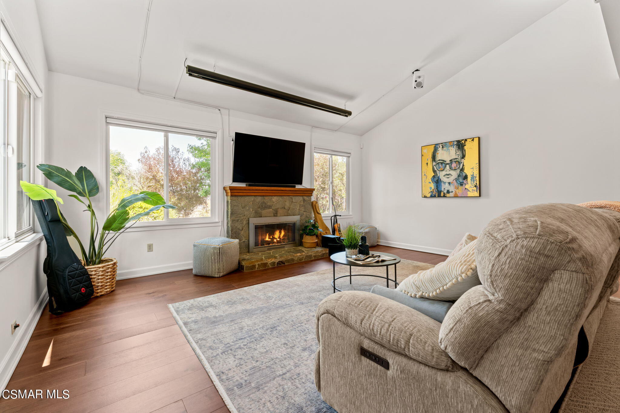 7311 Alpine Way Tujunga, CA 91042 - Photo 3 of 6 12-web-or-mls-_JTP9348